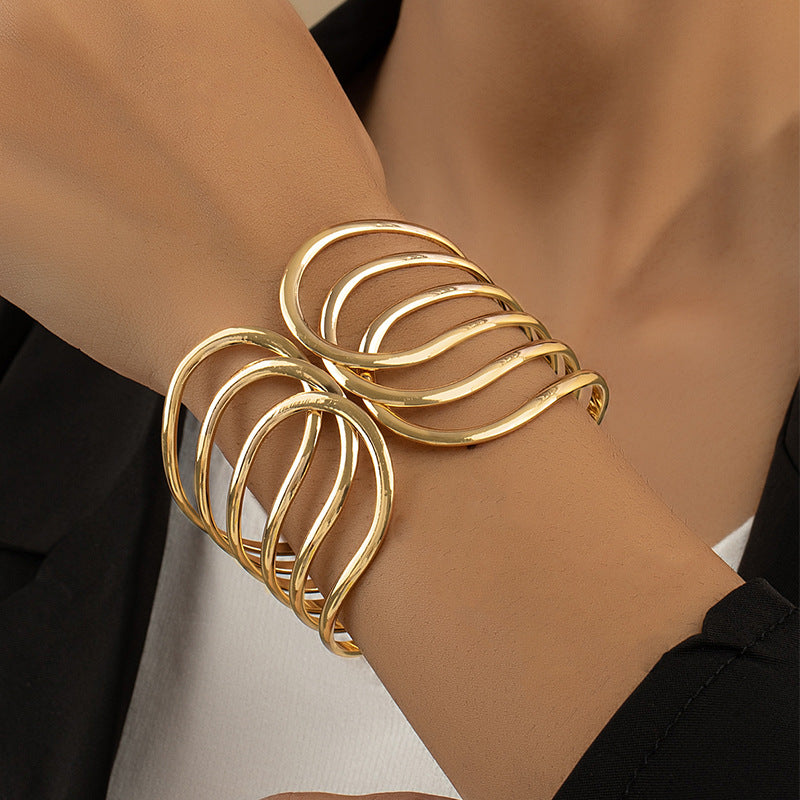 Exaggerated Personality European and American Hot Spring Bracelet - Vienna Verve Collection