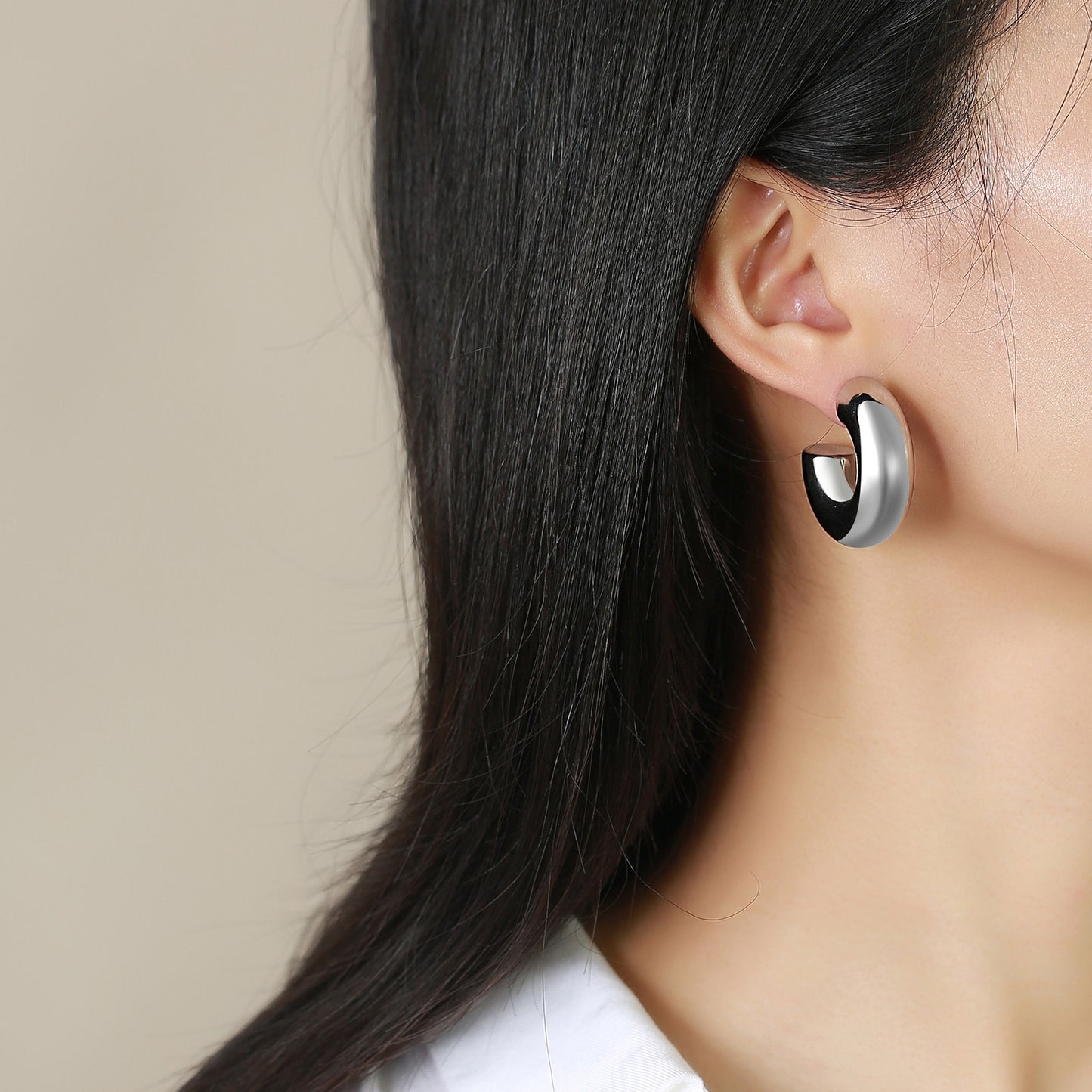 Stainless Steel Polished Hollow C Earrings Women's Bare Body