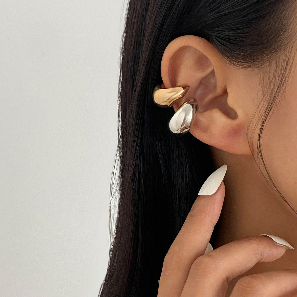 Planderful Vienna Verve C Shaped Ear Clips Statement Smooth Opening Versatile Stackable For Modern Women