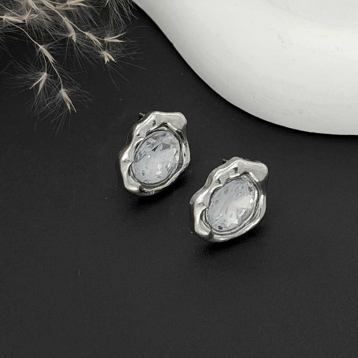 Planderful Zircon Stud Earrings Lava Inlaid Texture For Chic Professionals And Everyday Statement Jewelry