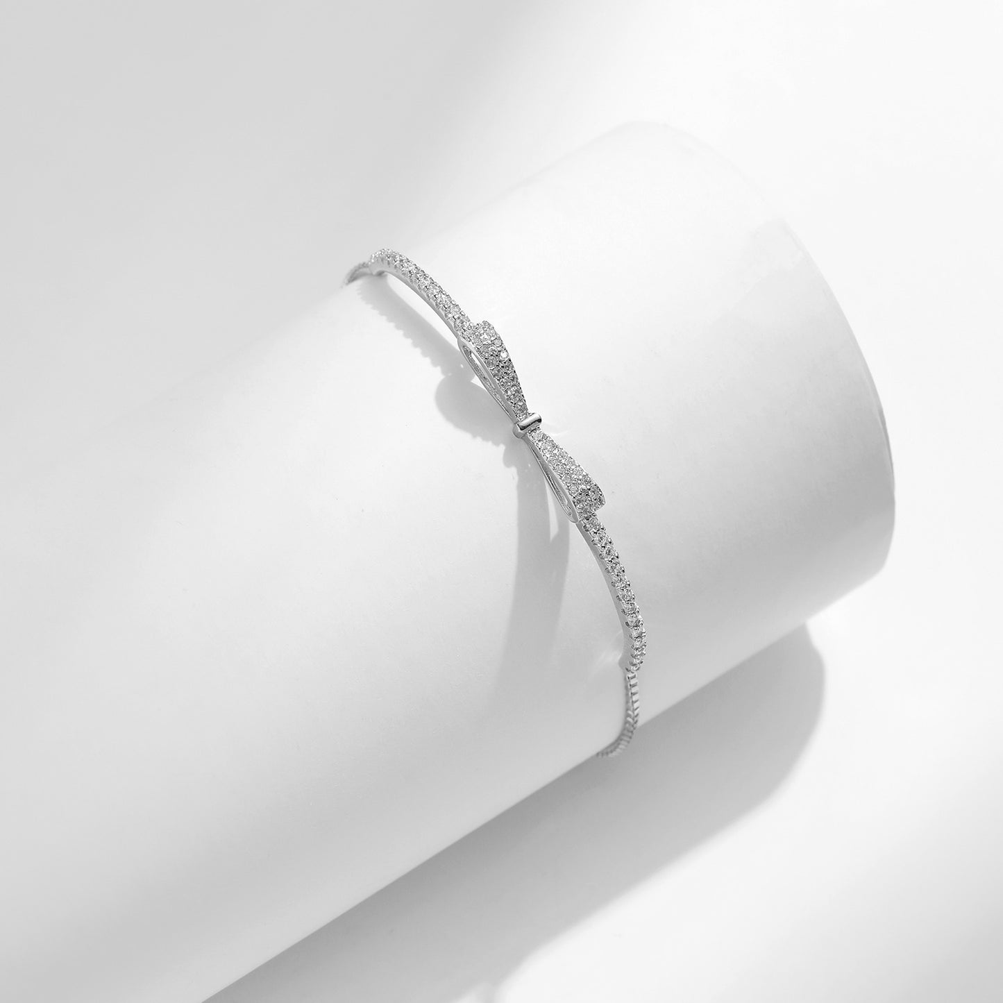 Elegant 925 Sterling Silver Bow Bracelet with Full Zircon Box Chain Embellishment