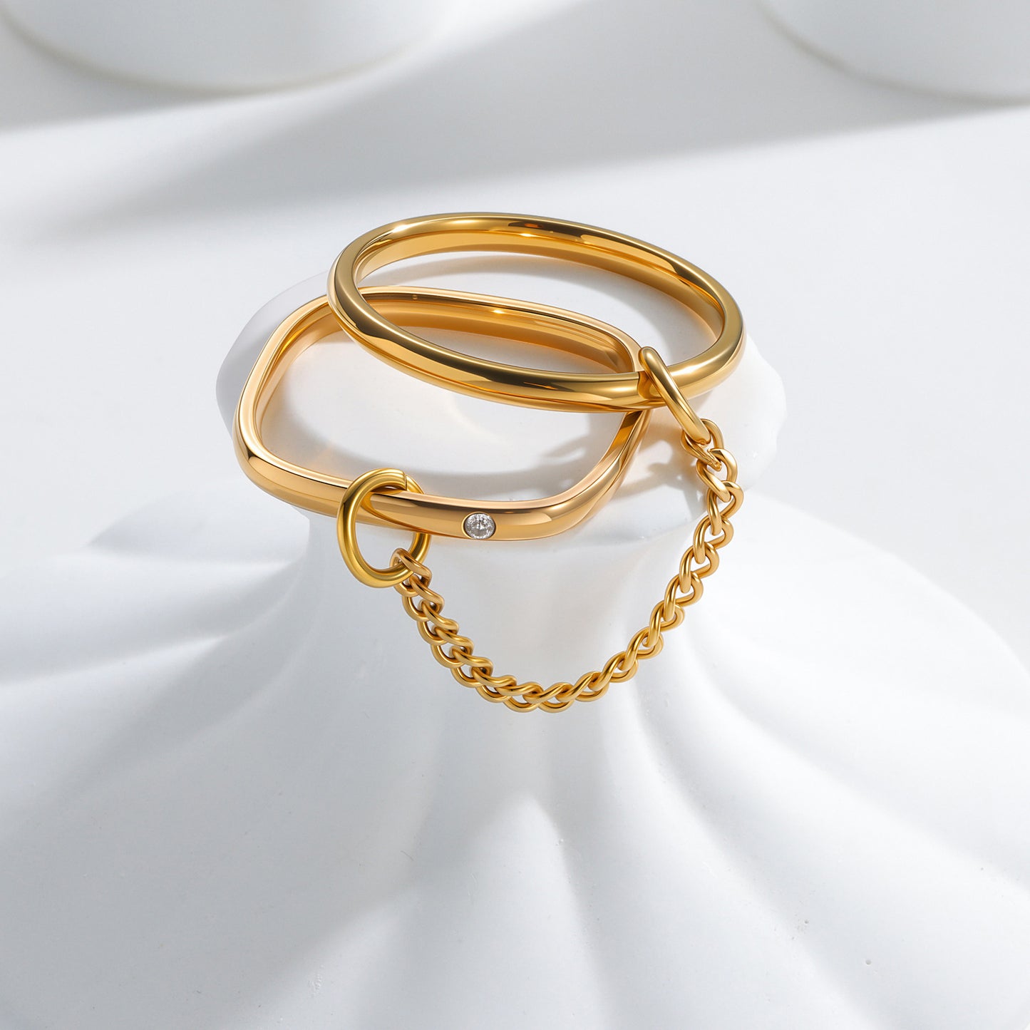 Planderful Gold Plated Fringed Chain Ring For Women