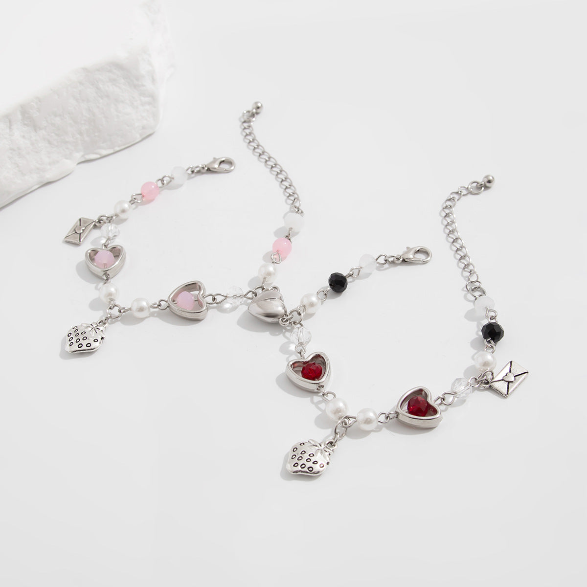 Planderful Vienna Verve Bracelet – Versatile Multi-Layer Heart-Shaped Design