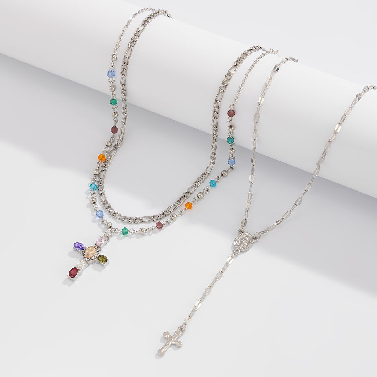 Planderful Vienna Verve Necklace – Fashionable Cross Pendant Design