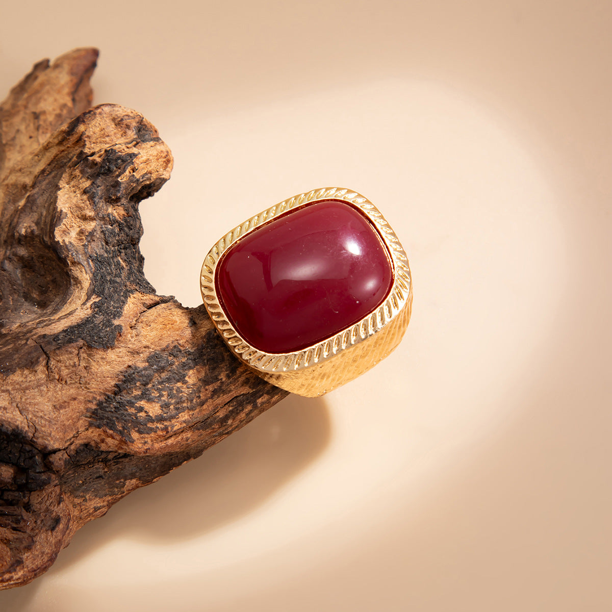 Planderful Vienna Verve Geometric Ring For Women Versatile Vintage Square Stone Statement