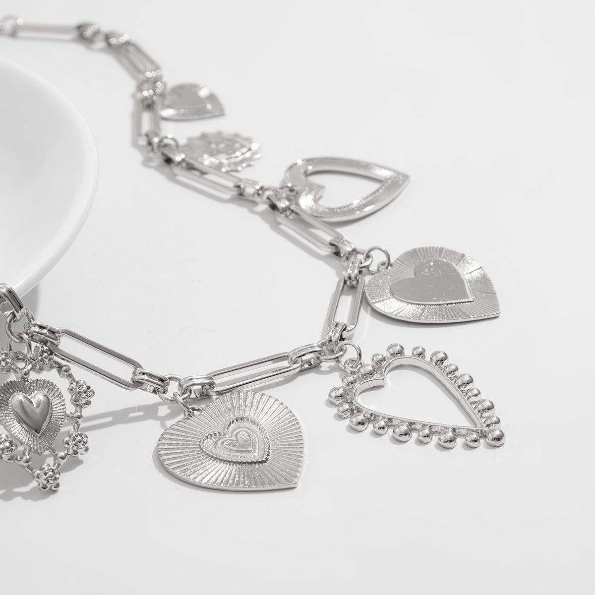 Planderful Vienna Verve Necklace – Personalized Love-Shaped Pendant