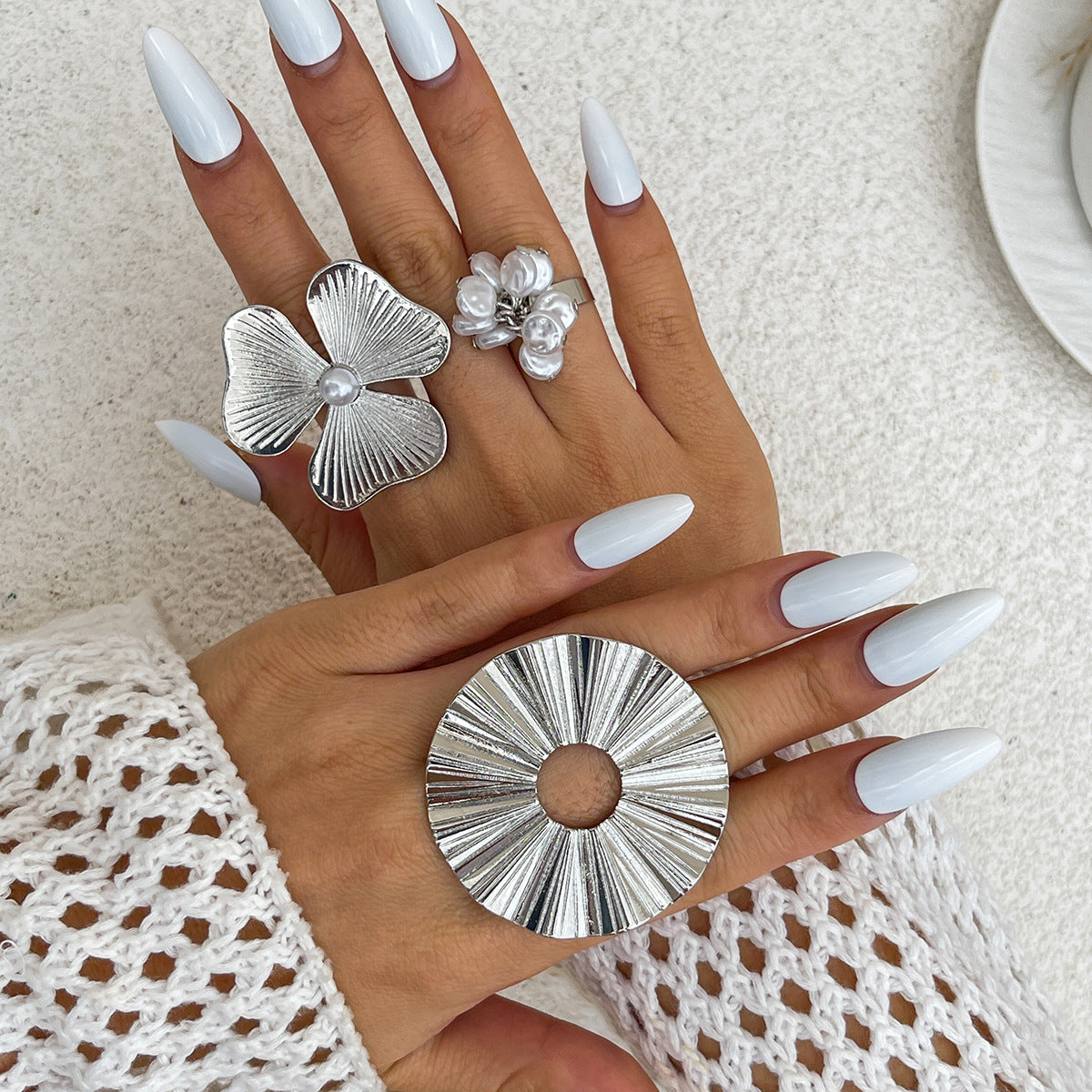 Planderful Vienna Verve Ring – Elegant Flower Design with Imitation Pearl