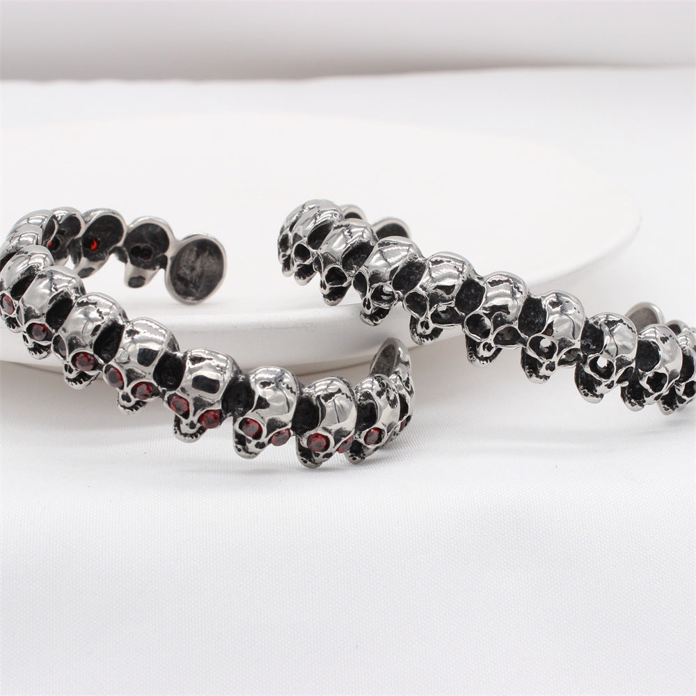 Planderful Everyday Genie – European and American Retro Skull Men's Titanium Steel Bracelet