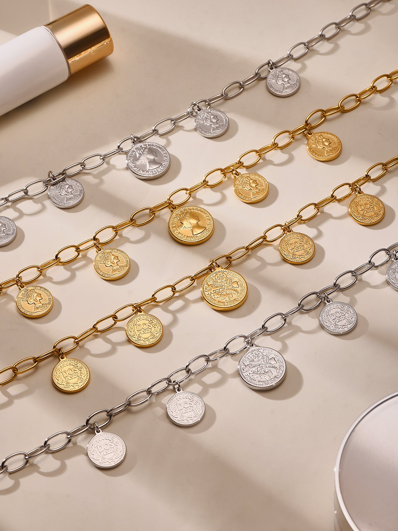 Planderful Queen Portrait Necklace For Women Double Sided