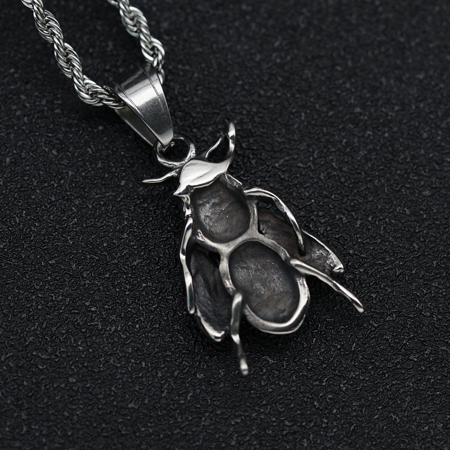 Steel Necklace – Dainty Bee Pendant