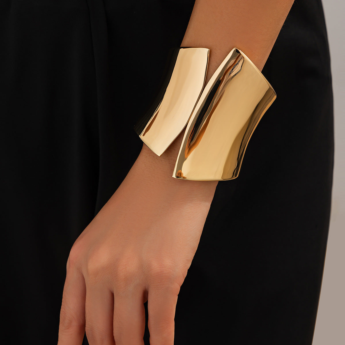Planderful Vienna Verve Punk Open Wide Bracelet For Women Statement Metal Jewelry With Edgy Open Design