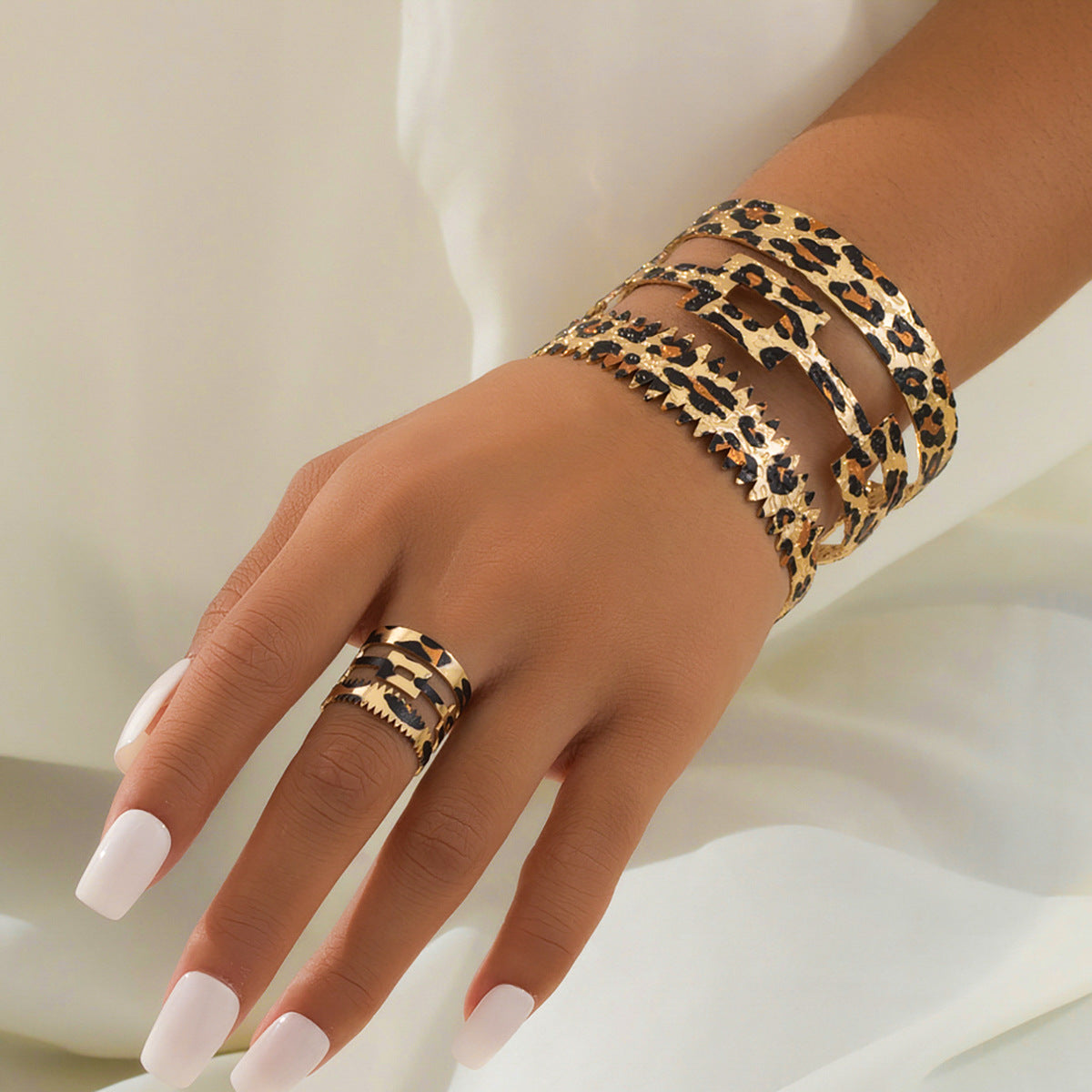 Planderful Vienna Verve Jewelry Set – Trendy Metal Geometric Design