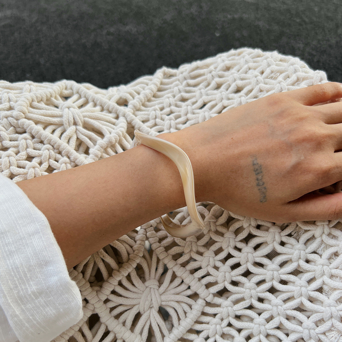 Elastic Exaggerated Acrylic Bracelet Wavy Ring Geometric Bracelet