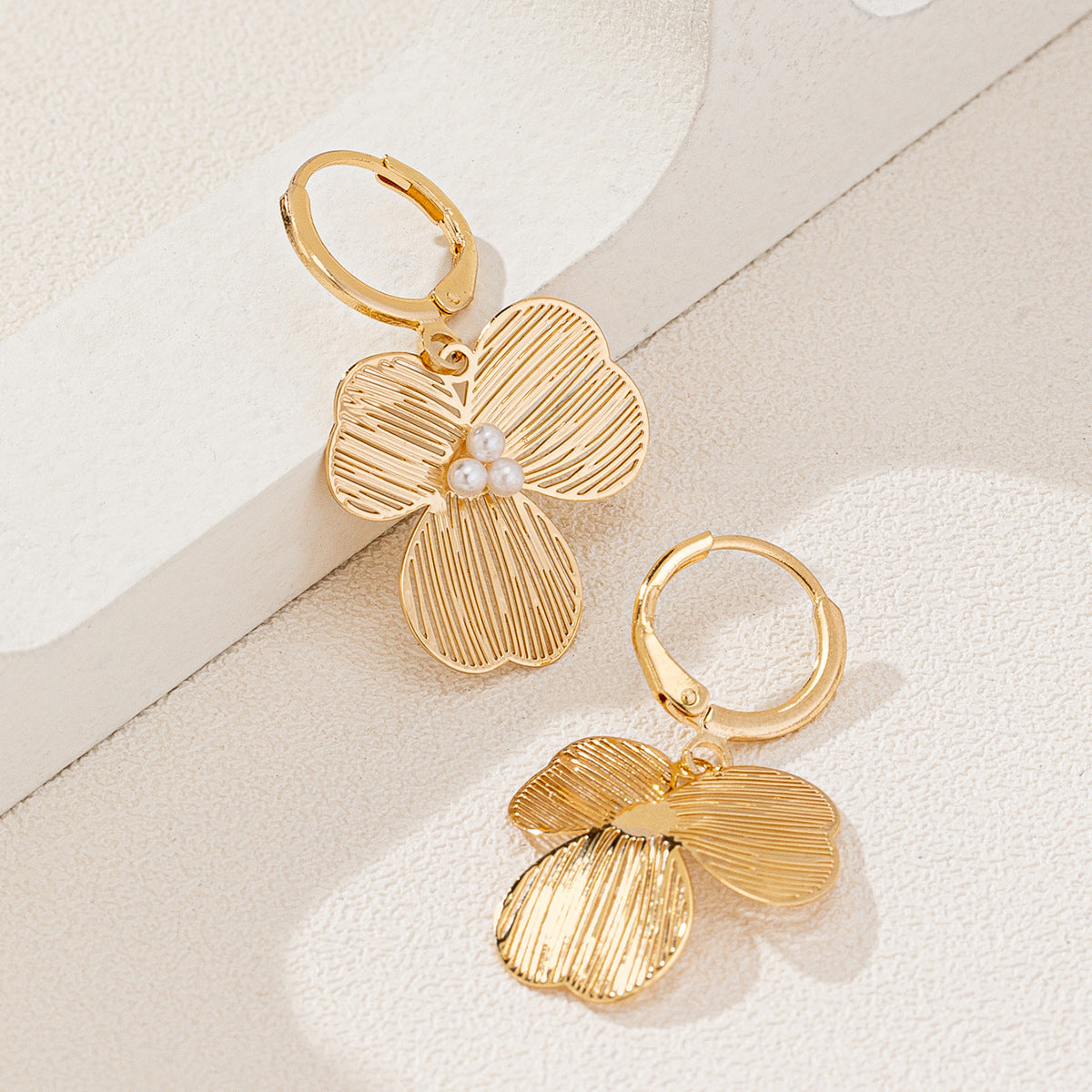 Planderful Vienna Verve Earrings – Elegant Hollow Flower Design