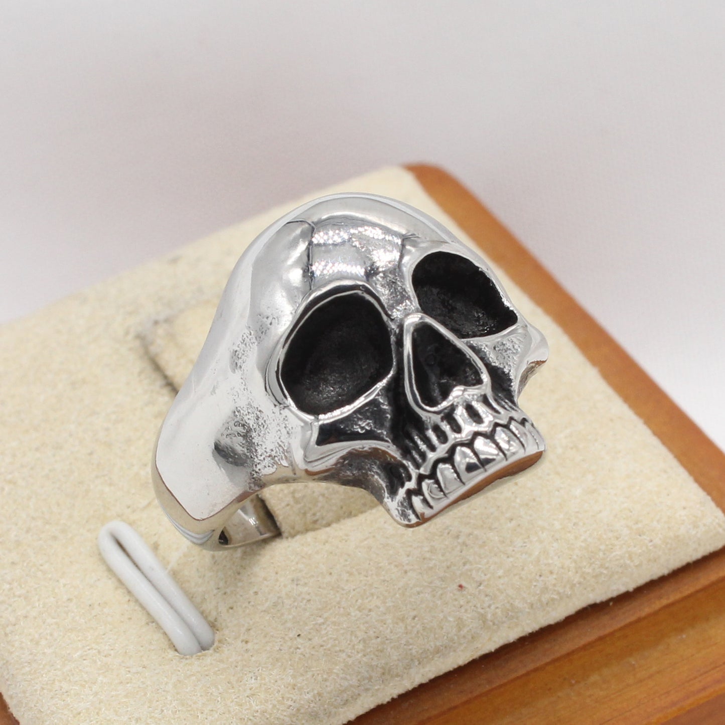Planderful Everyday Genie – European and American Personalized Retro Skull Men's Titanium Steel Ring