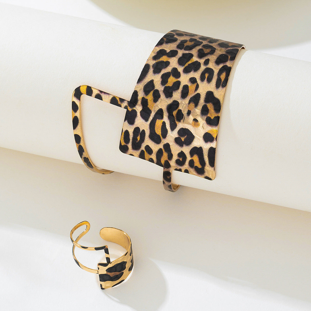 Planderful Vienna Verve Jewelry Set – Fashionable Irregular Leopard Print Design