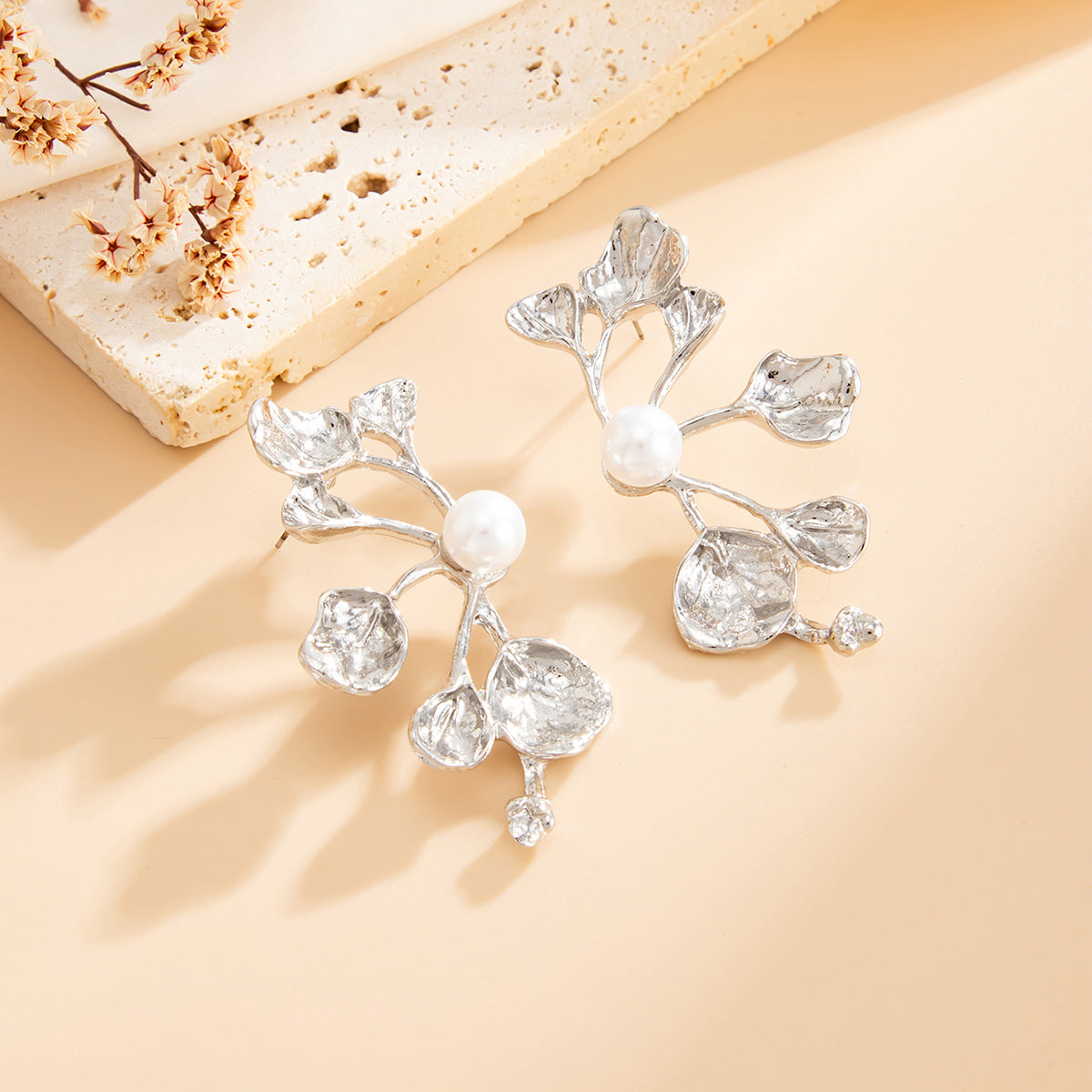 Planderful Vienna Verve Imitation Pearl Leaf Stud Earrings For Women Elegant 3D Flower Geometric Design