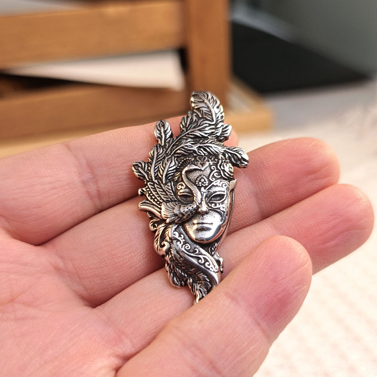 Ethnic Relief Mask Men's Pendant – Medieval Pattern Classical Exotic Necklace