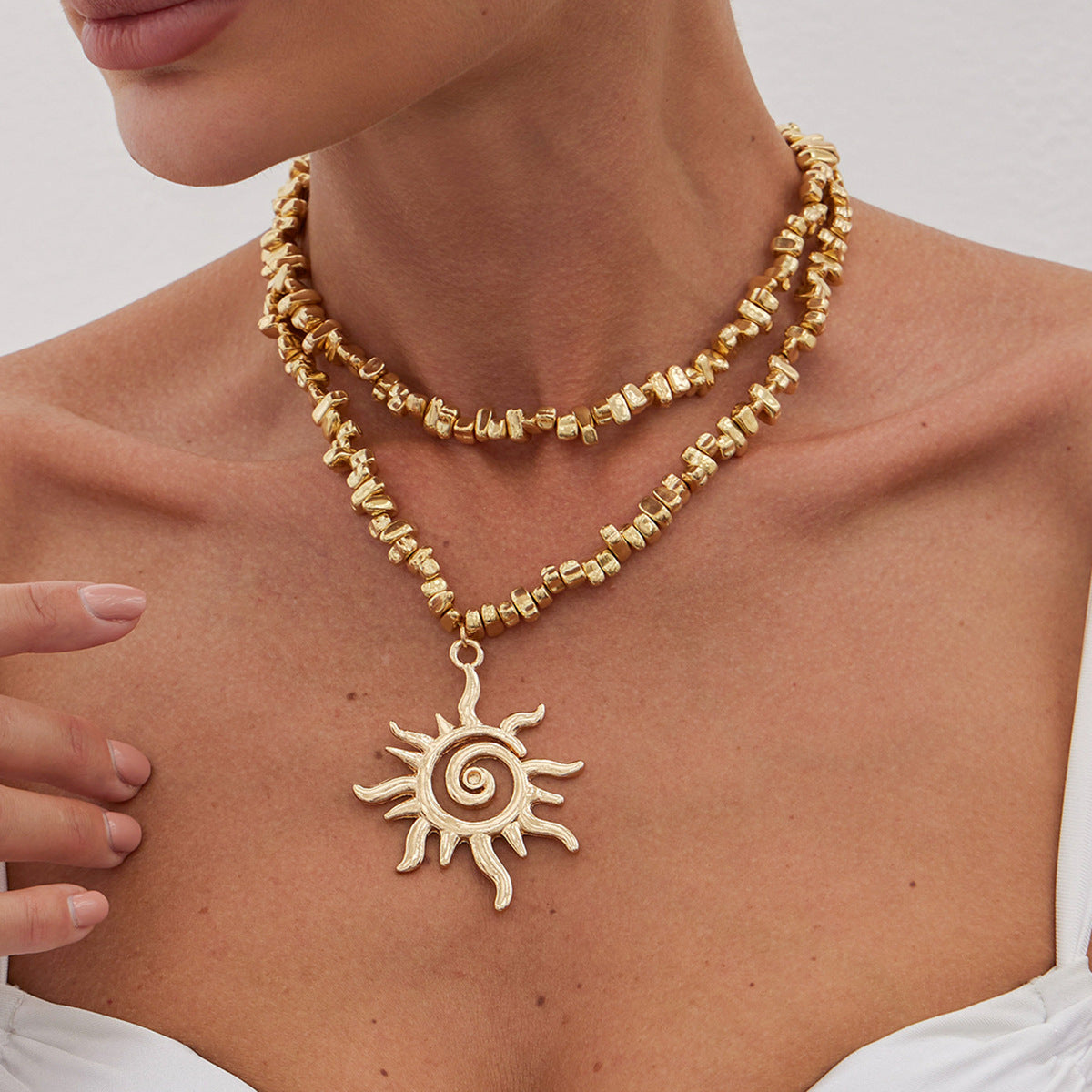 Planderful Vienna Verve Necklace – Personalized Retro Hollow Design