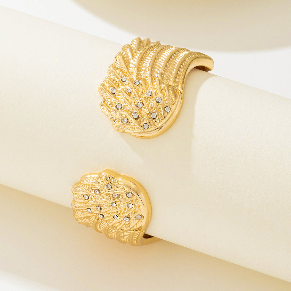 Planderful Vienna Verve Bracelet – Adjustable Metal Design with Diamond Accents