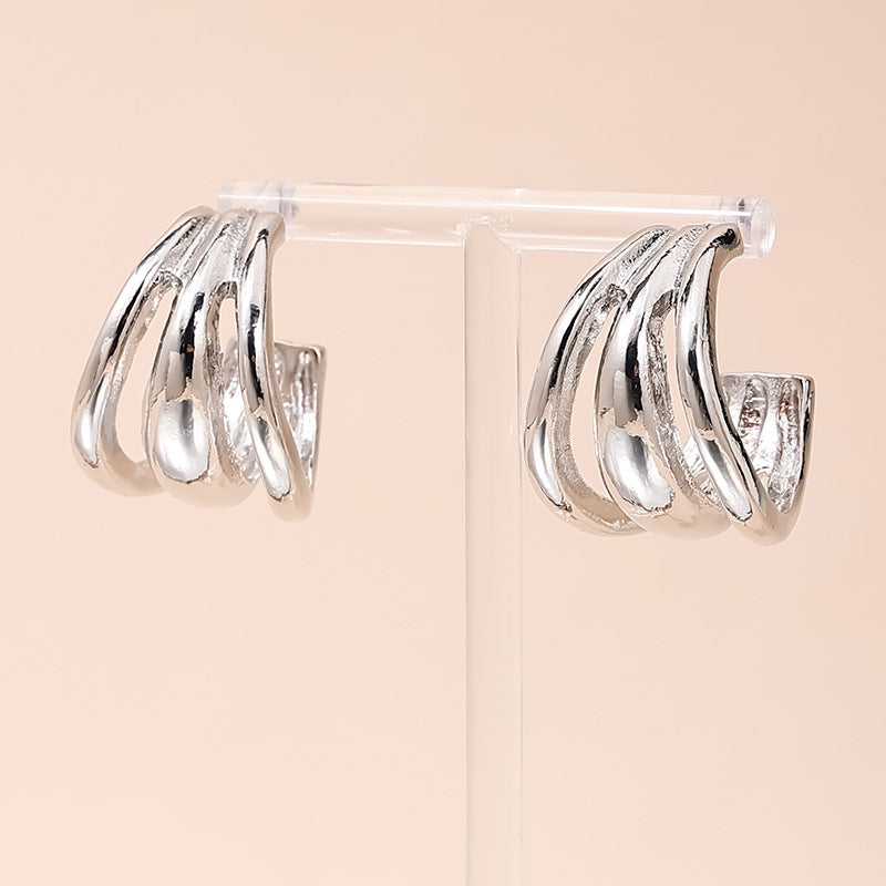 Luxurious Retro Hollow Arc Earrings in C-Shape