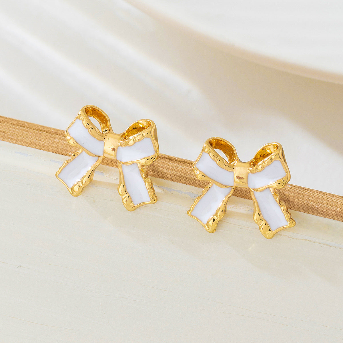 Planderful Vienna Verve Earrings – Irregular Bow Design for Stylish Summer Commuting