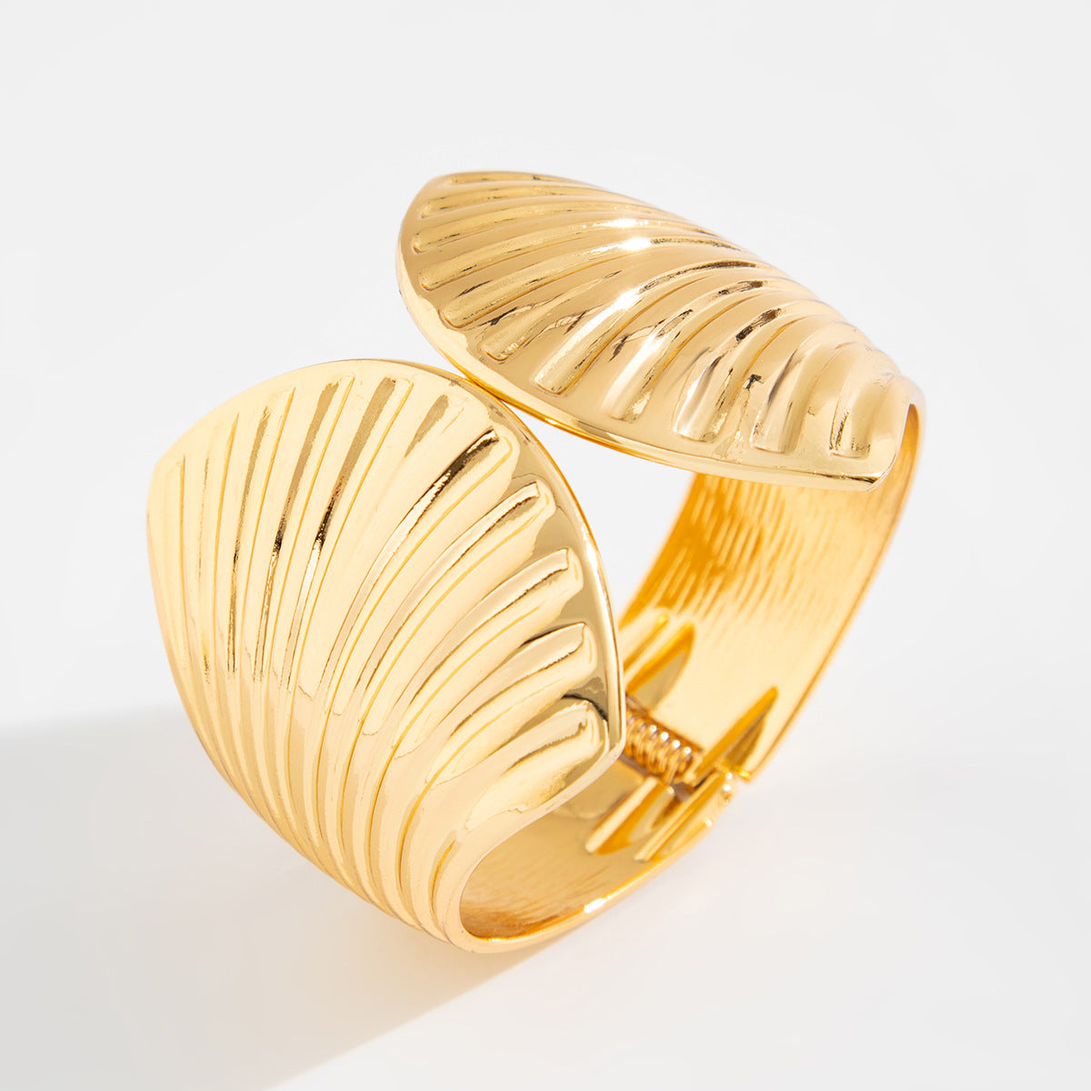 Personalized Alloy Scallop Shell Bracelet Planderful Vienna Verve For Women Statement Jewelry