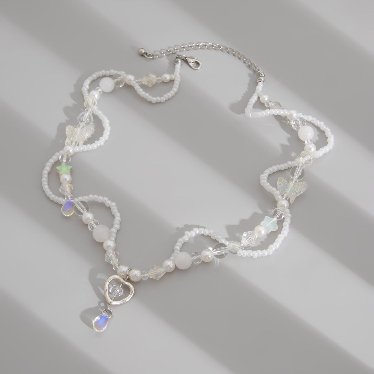 Planderful Vienna Verve Necklace – Sweet and Versatile Heart-Shaped Design