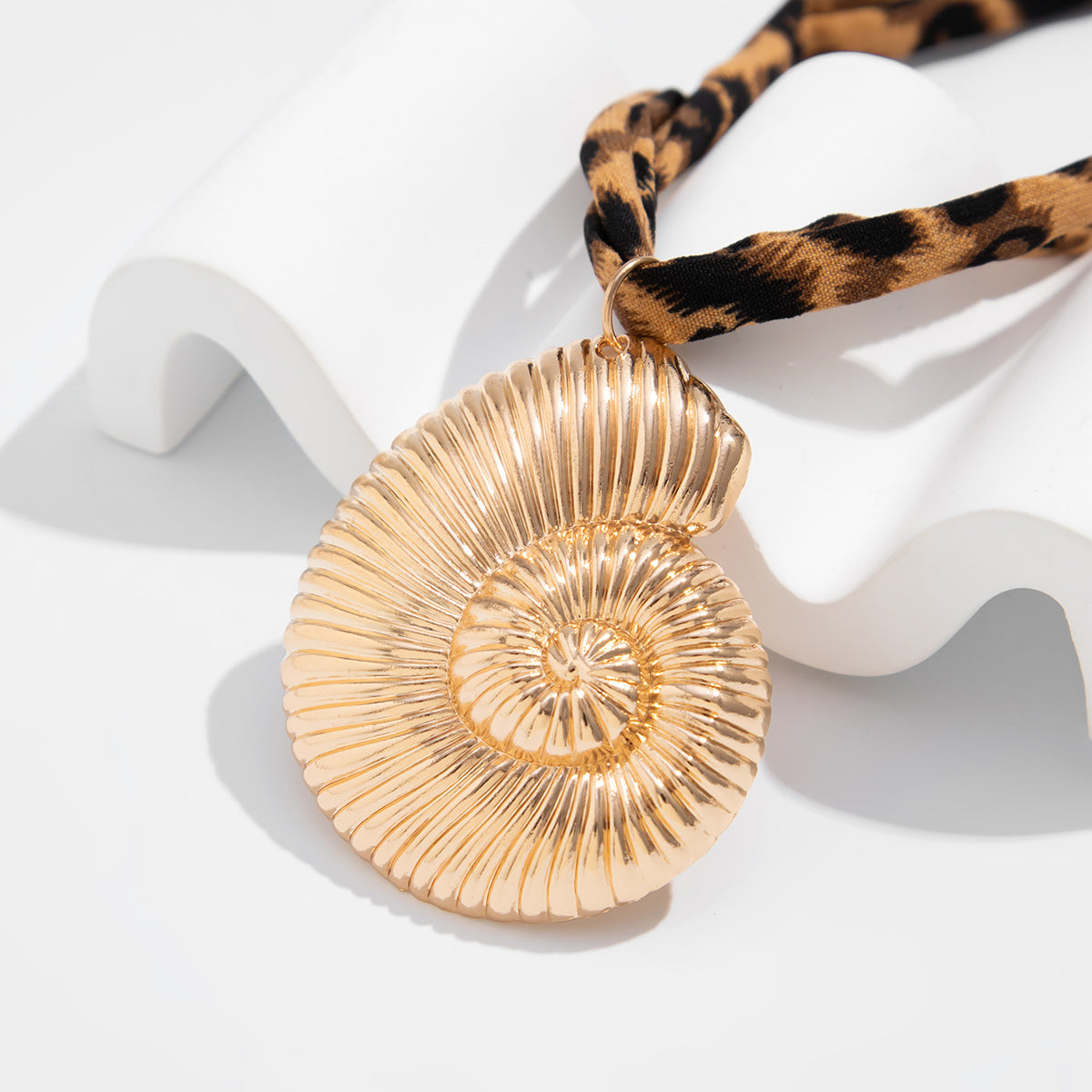 Planderful Vienna Verve Necklace – Unique Starfish Pendant Design