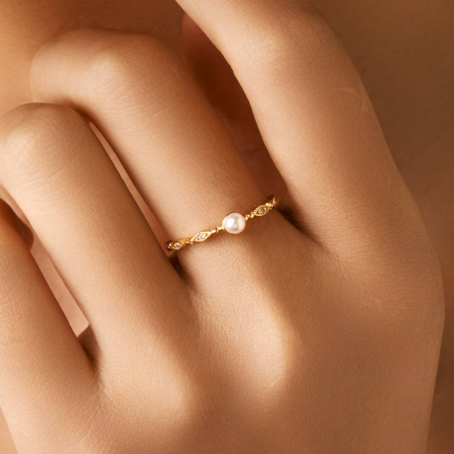 Planderful Everyday Genie Ring – Delicate Zircon-Set Elegance