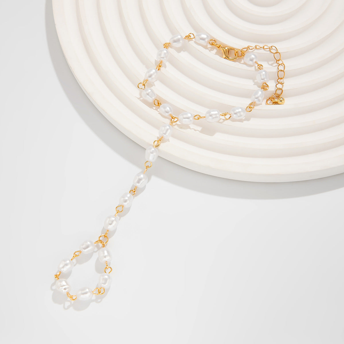 Planderful Vienna Verve Bracelet – Elegant Imitation Pearl and Crystal Design