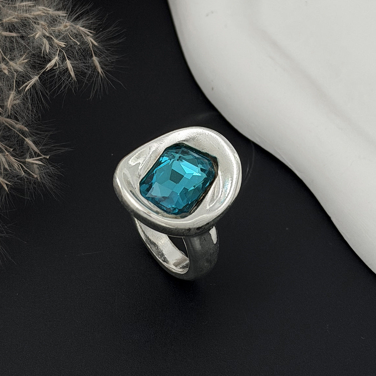 Planderful Vienna Verve Zircon Ring For Women Elegant Cross Design Silver Geometric Statement Jewelry