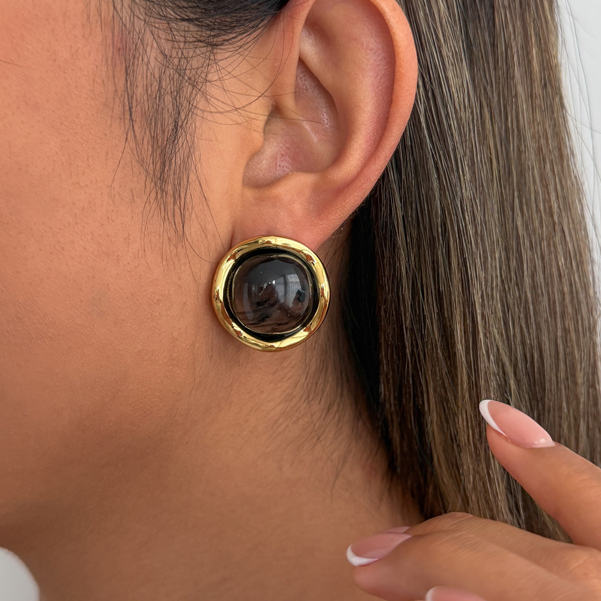 Planderful Elegant Versatile Stainless Steel Stud Earrings With Gold Edge And Wavy Round Look For Everyday Women