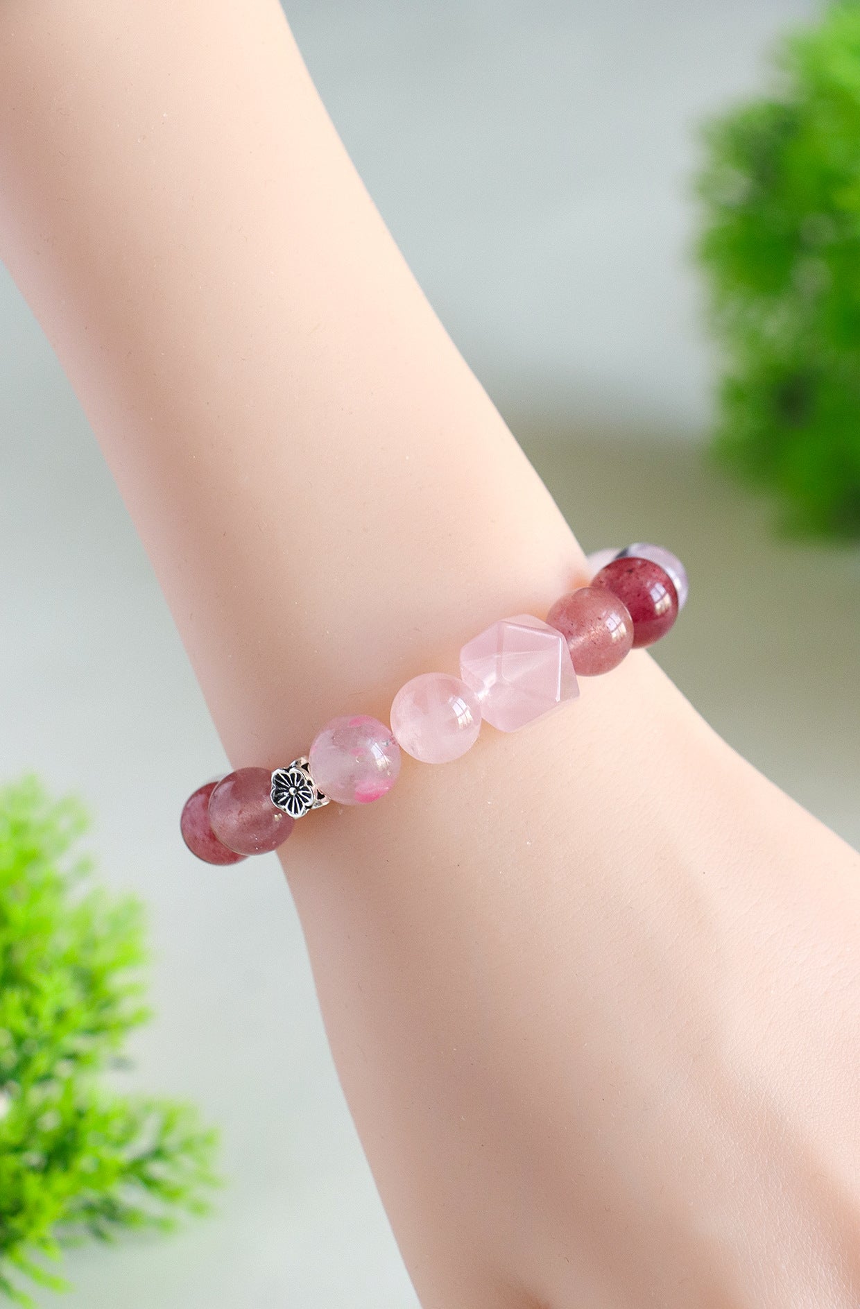 Planderful Fortune's Favor Bracelet – Fresh and Sweet Strawberry Crystal Design