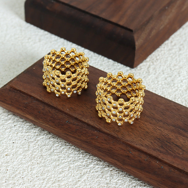 Golden Grid Zircon Hollow Ring in Titanium Steel - French Retro Style