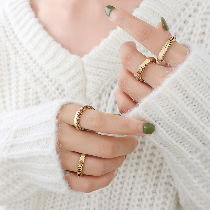 Luxurious Titanium Steel Gold Plated Blade Chain Ring Set