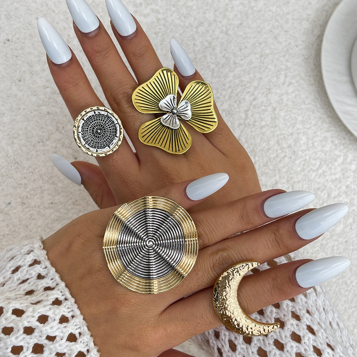 Planderful Vienna Verve Ring – Retro Geometric Design with Adjustable Fit