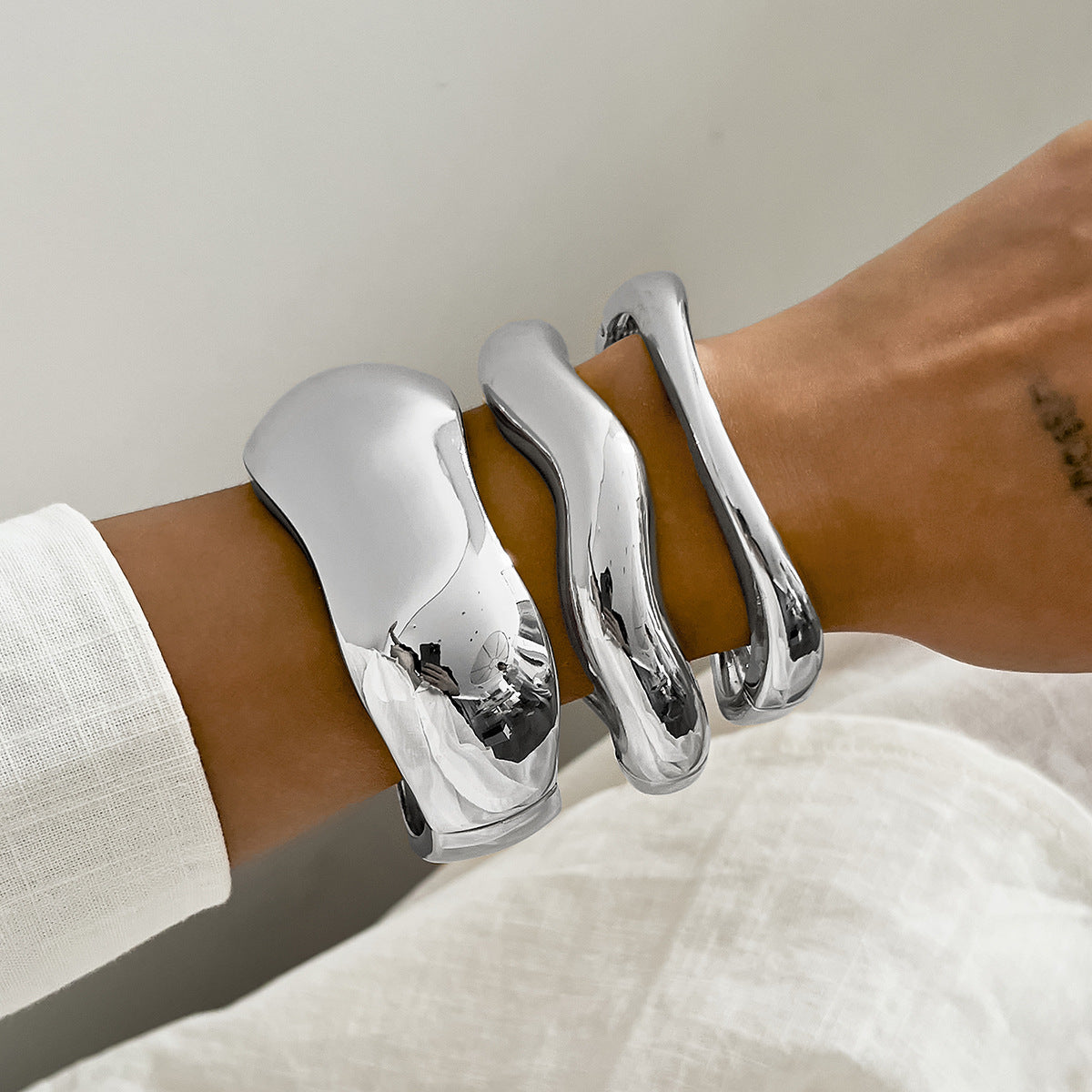 Planderful Collection Vienna Verve Irregular Wavy Bracelet For Women Bold Statement Glossy Finish