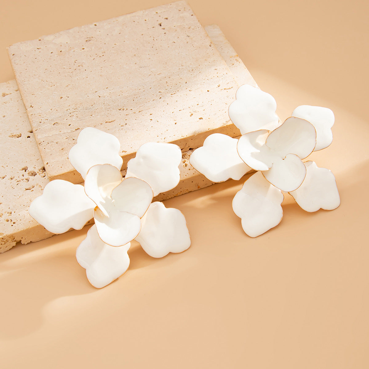 Planderful Vienna Verve Earrings – Exaggerated Flower Design for Vacation Style