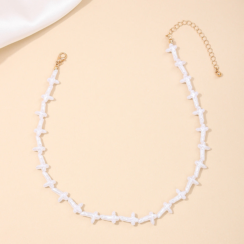 Elegant White Pearl Necklace with a Touch of Fairy Glamour