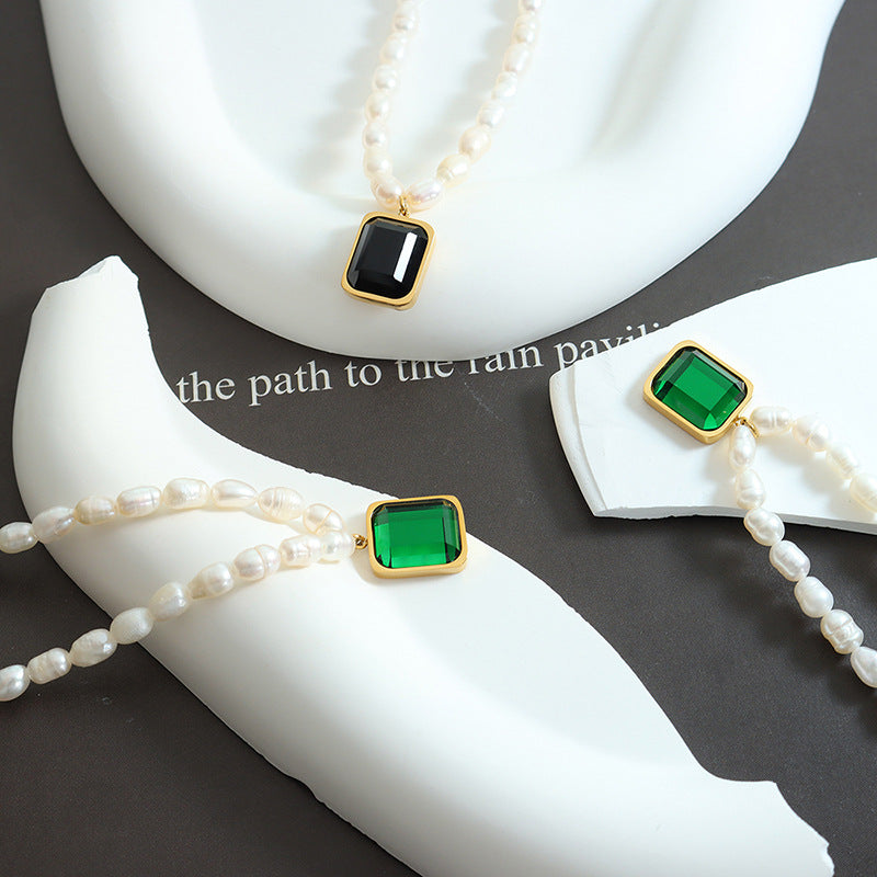 Timeless Retro Pearl Necklace with Crystal Pendant - European and American Jewelry