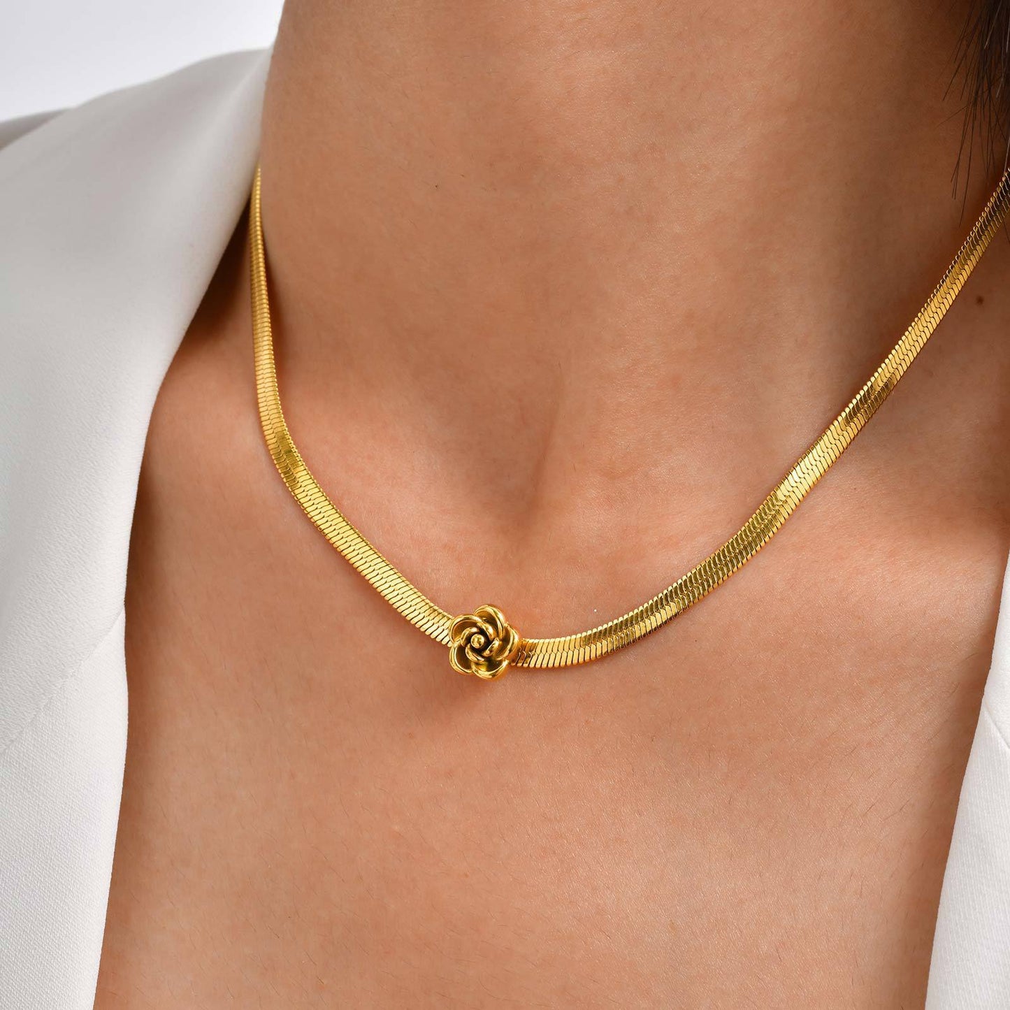 Stainless Steel Ladies Flower Snake Chain Rose Blade Chain Necklace Gold