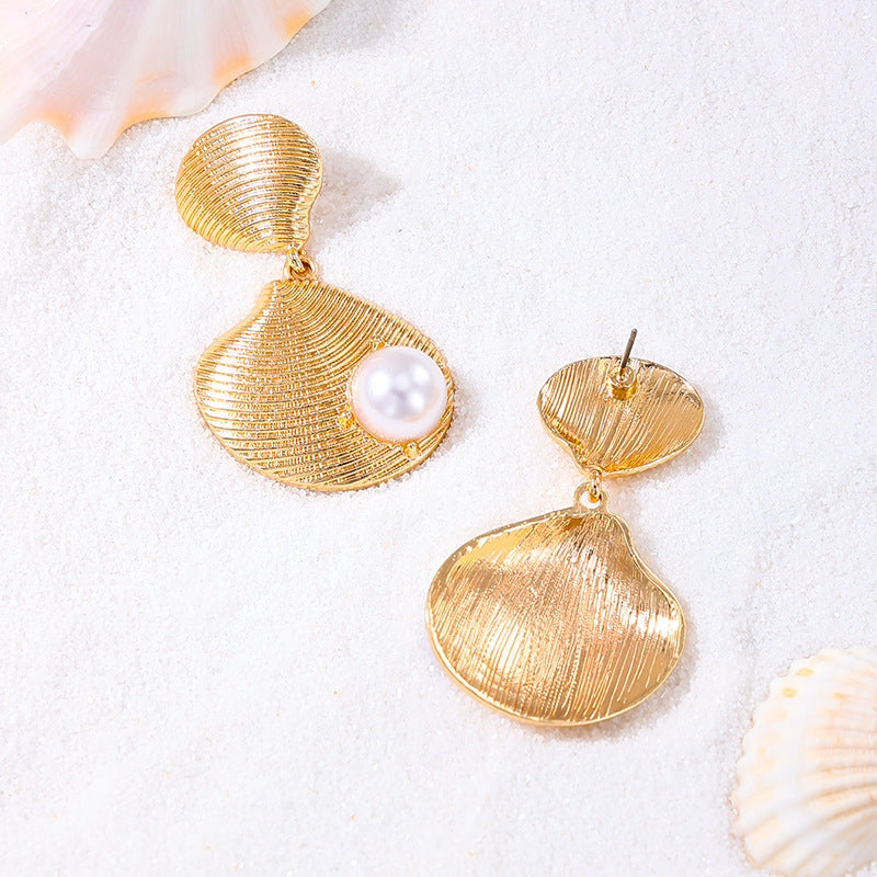 Planderful Vienna Verve Earrings – Elegant Metal Texture with Pearl Embellishments