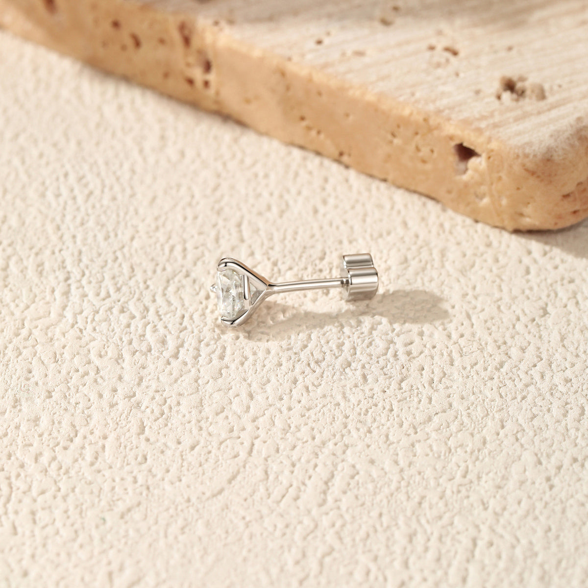 925 Sterling Silver Shining Heart Moissanite Threaded Stud
