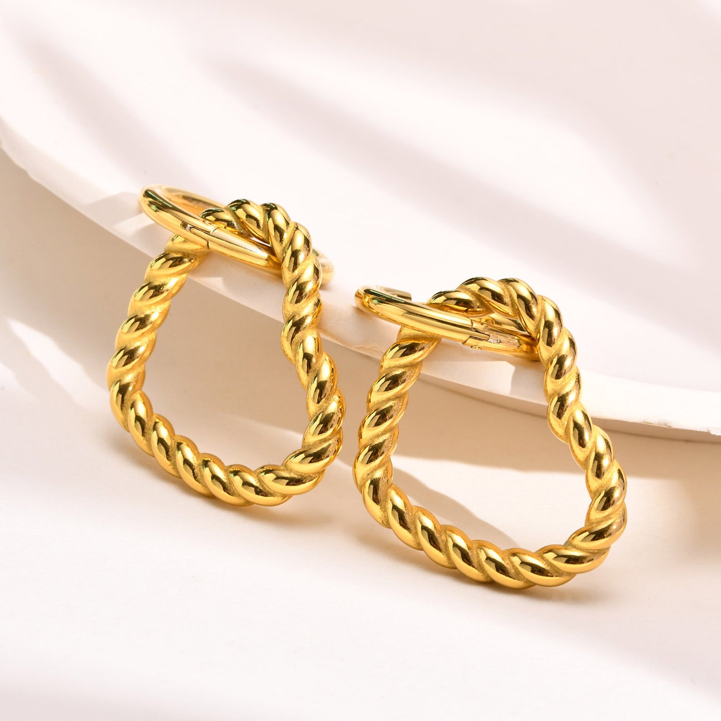 Earrings Ladies Stainless Steel Full Light Twist Heart Gold