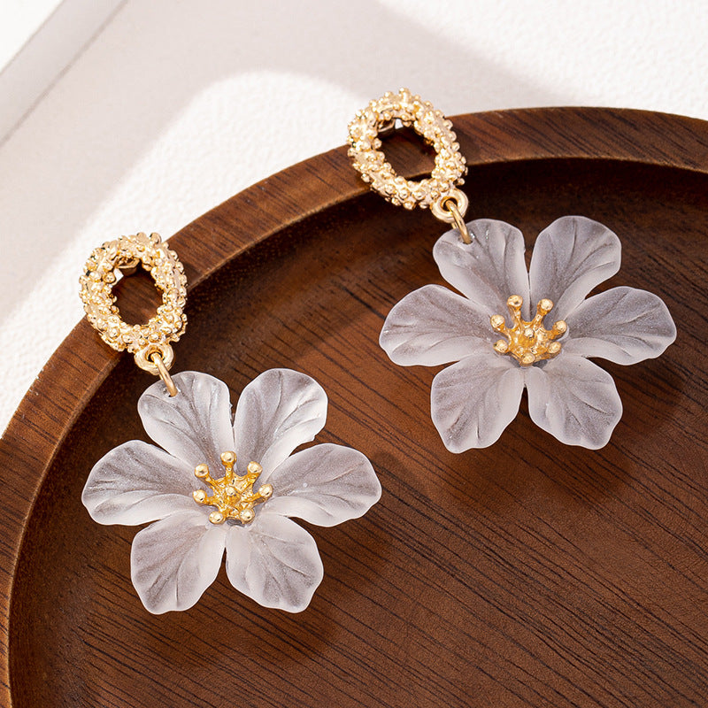 Planderful Vienna Verve Earrings – Fashionable Acrylic Flower Design