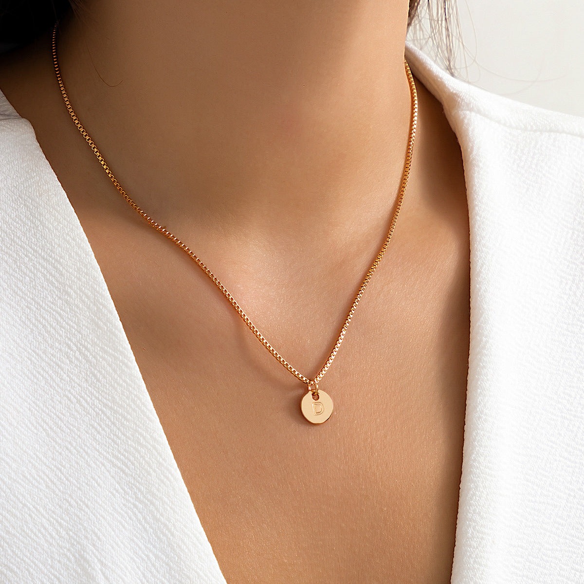 Customized 26-Letter Pendant Necklace from Europe and America for Women