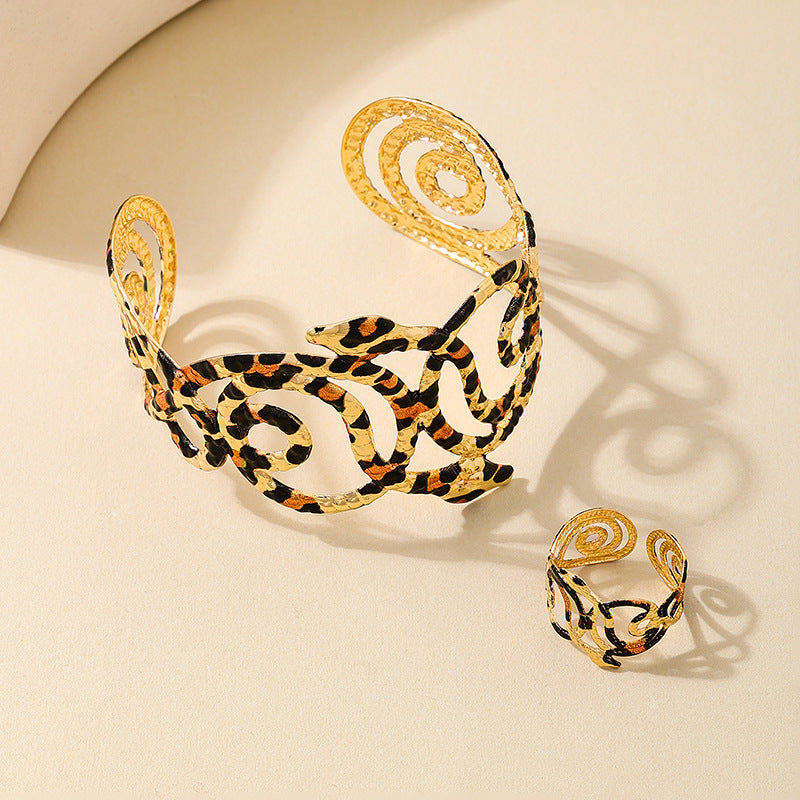 Fashionable Leopard Print Snake Bracelet Ring Set for Women
