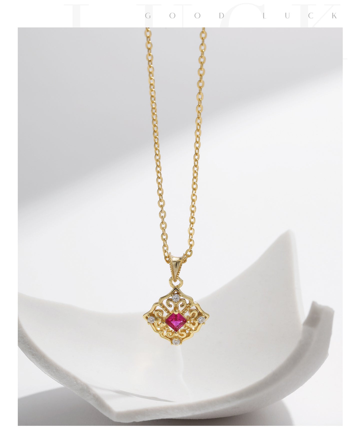 Planderful Everyday Genie Necklace – Retro-Textured Zircon-Encrusted High-End Pendant for Women