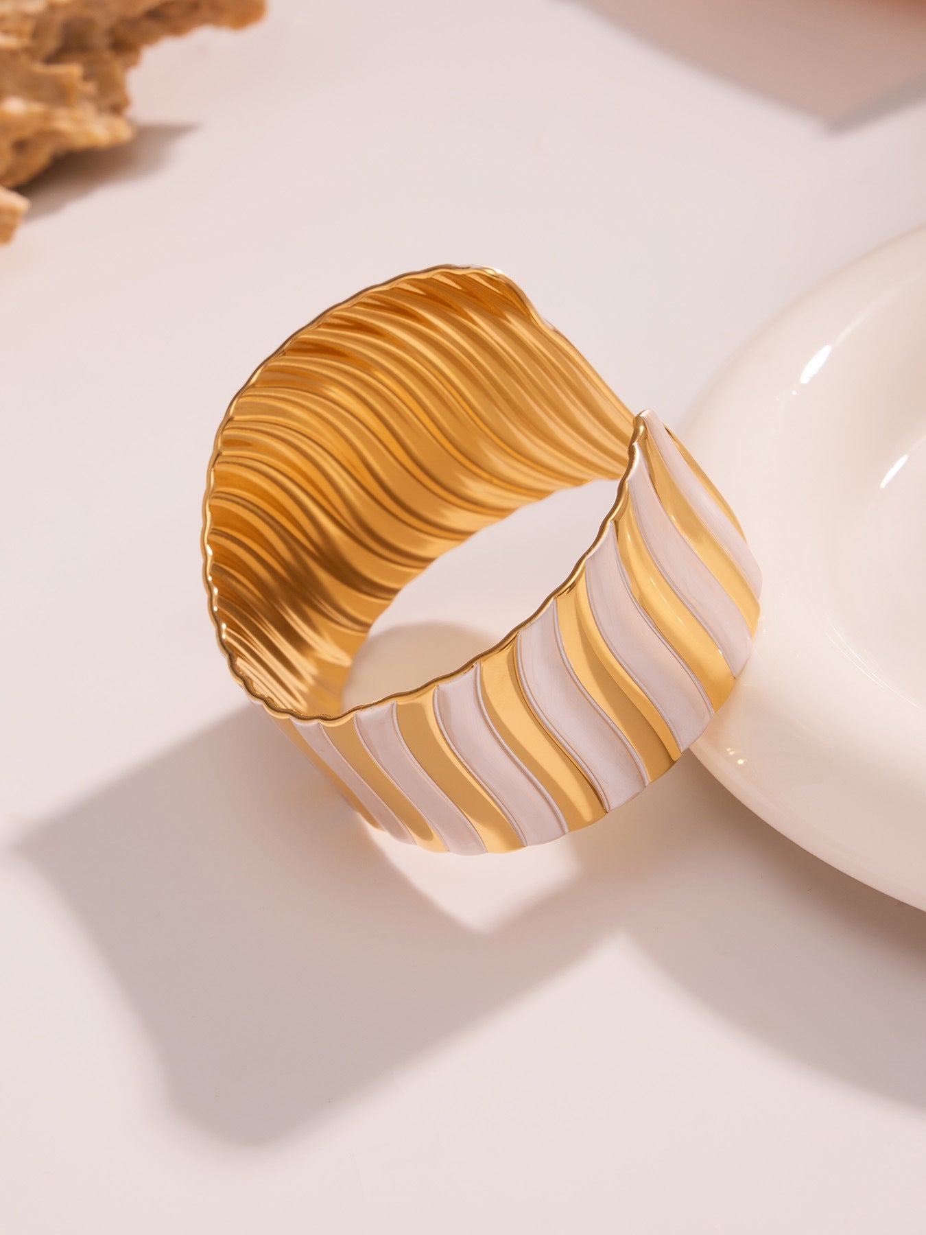 Planderful Everyday Genie Geometric Opening Bracelet Gold